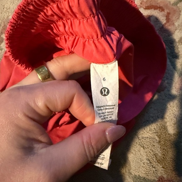 lululemon athletica hotty hot shorts - Picture 6 of 7